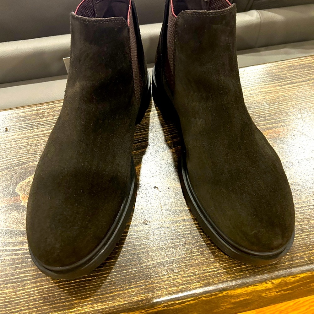 Geox chocolate chukka boots size 10
